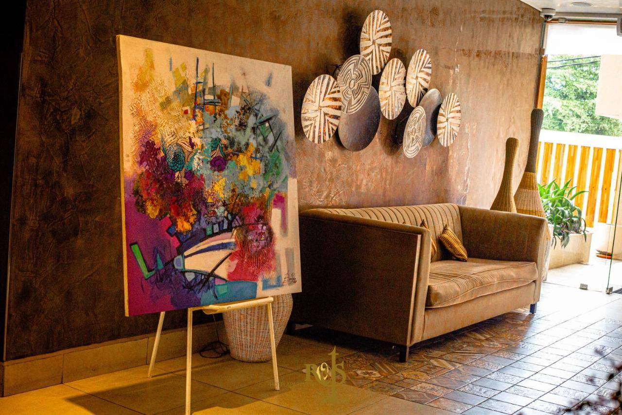 Roots Hotel Apartments Abidjan Eksteriør billede