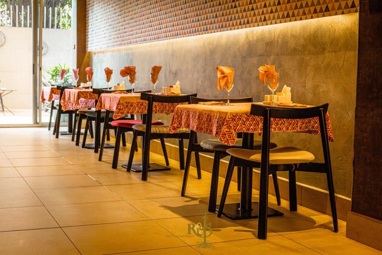 Roots Hotel Apartments Abidjan Eksteriør billede