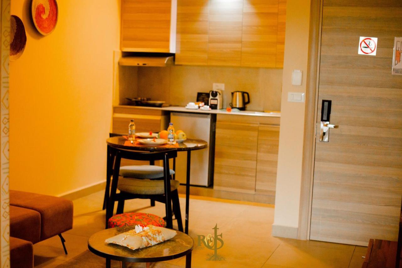 Roots Hotel Apartments Abidjan Eksteriør billede