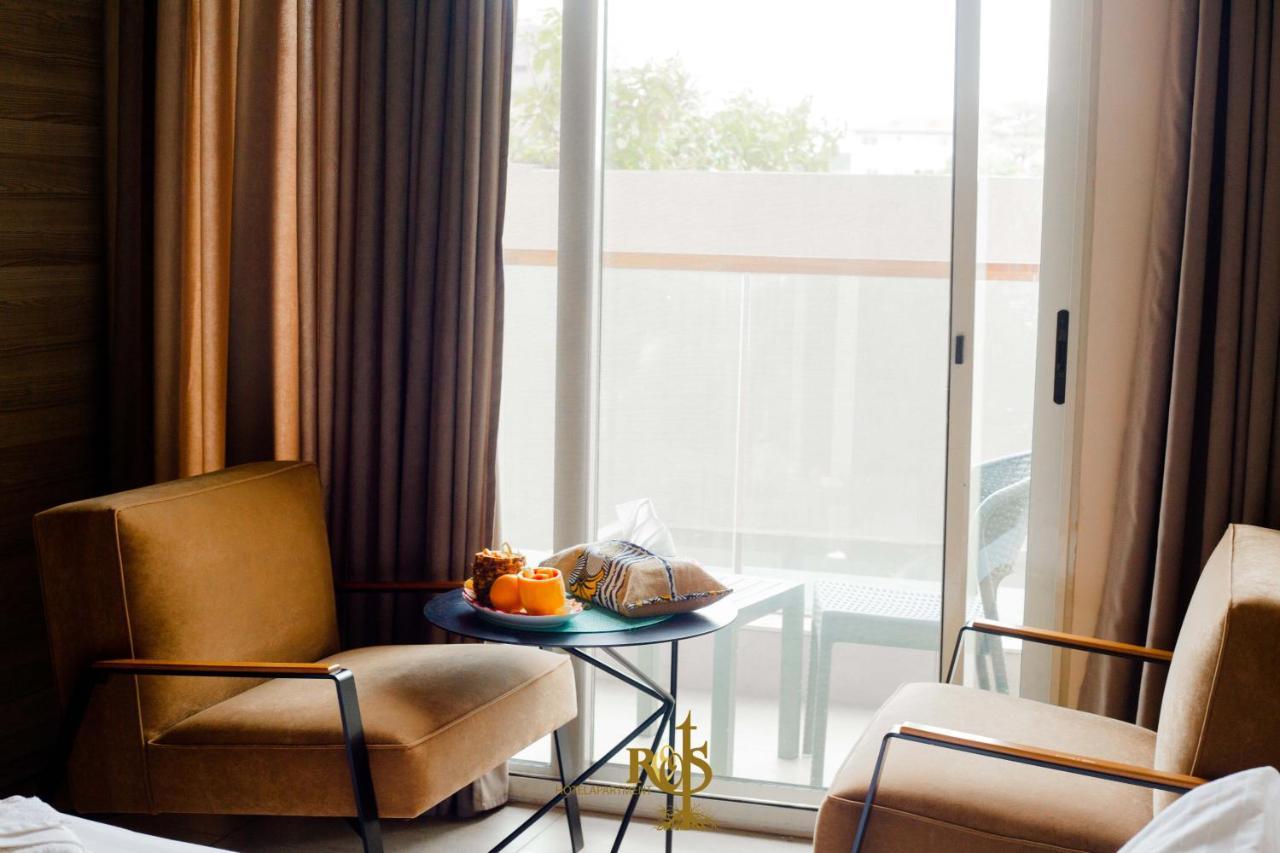 Roots Hotel Apartments Abidjan Eksteriør billede