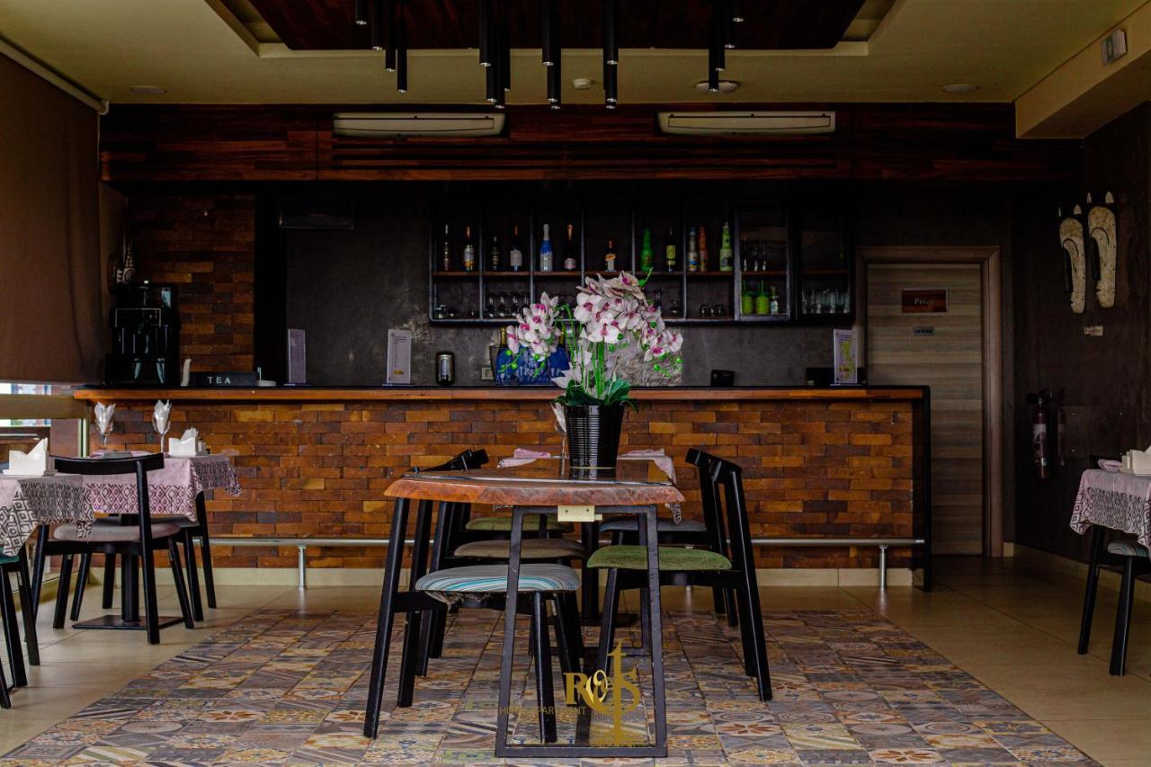 Roots Hotel Apartments Abidjan Eksteriør billede