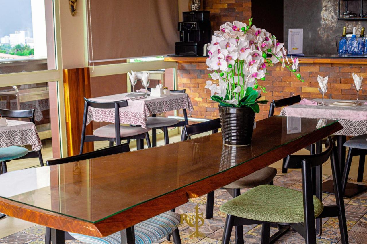 Roots Hotel Apartments Abidjan Eksteriør billede