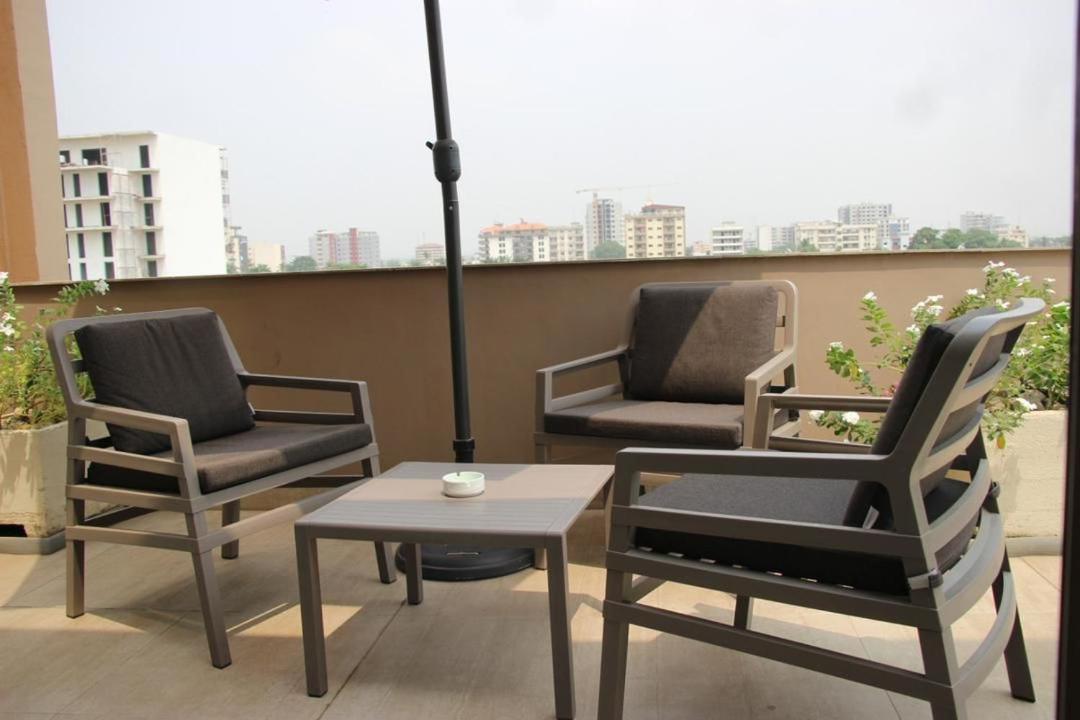 Roots Hotel Apartments Abidjan Eksteriør billede