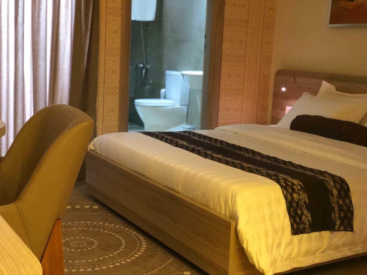 Roots Hotel Apartments Abidjan Eksteriør billede