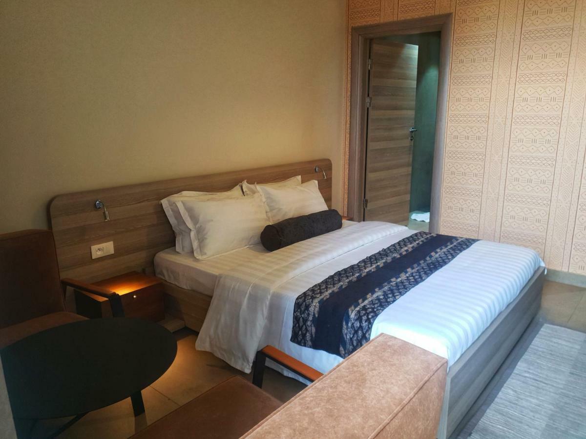 Roots Hotel Apartments Abidjan Eksteriør billede