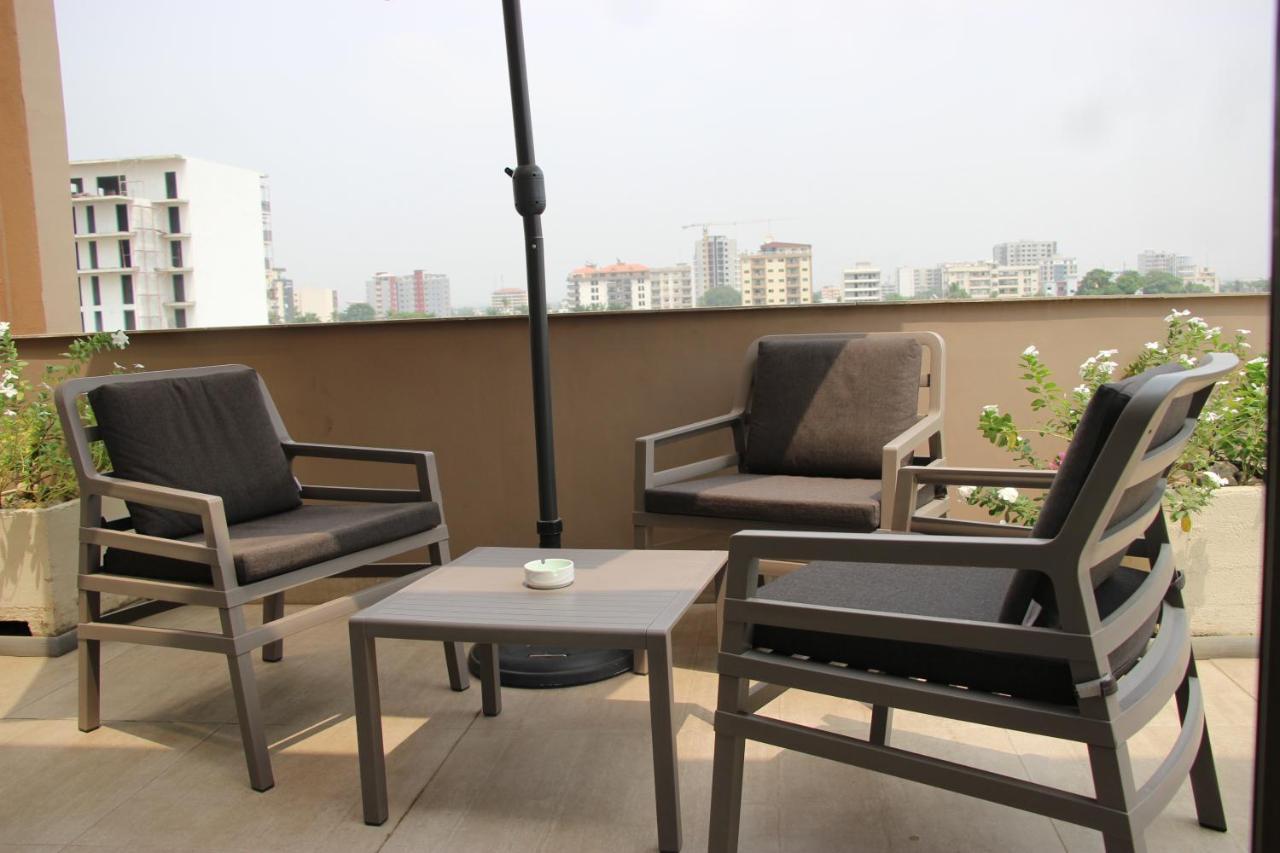 Roots Hotel Apartments Abidjan Eksteriør billede